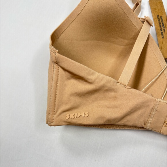SKIMS Tan Bra - Picture 3 of 5